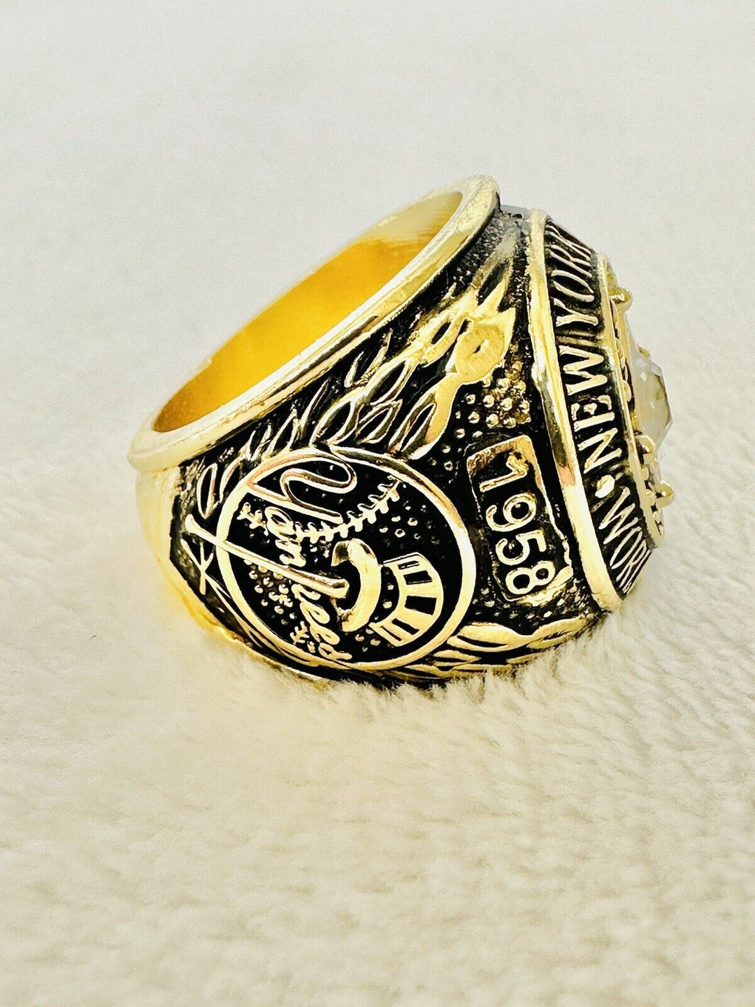 1958 NEW YORK Yankees World Series Champions Replica Ring,  SHIP - EB Sports Champion's Cache