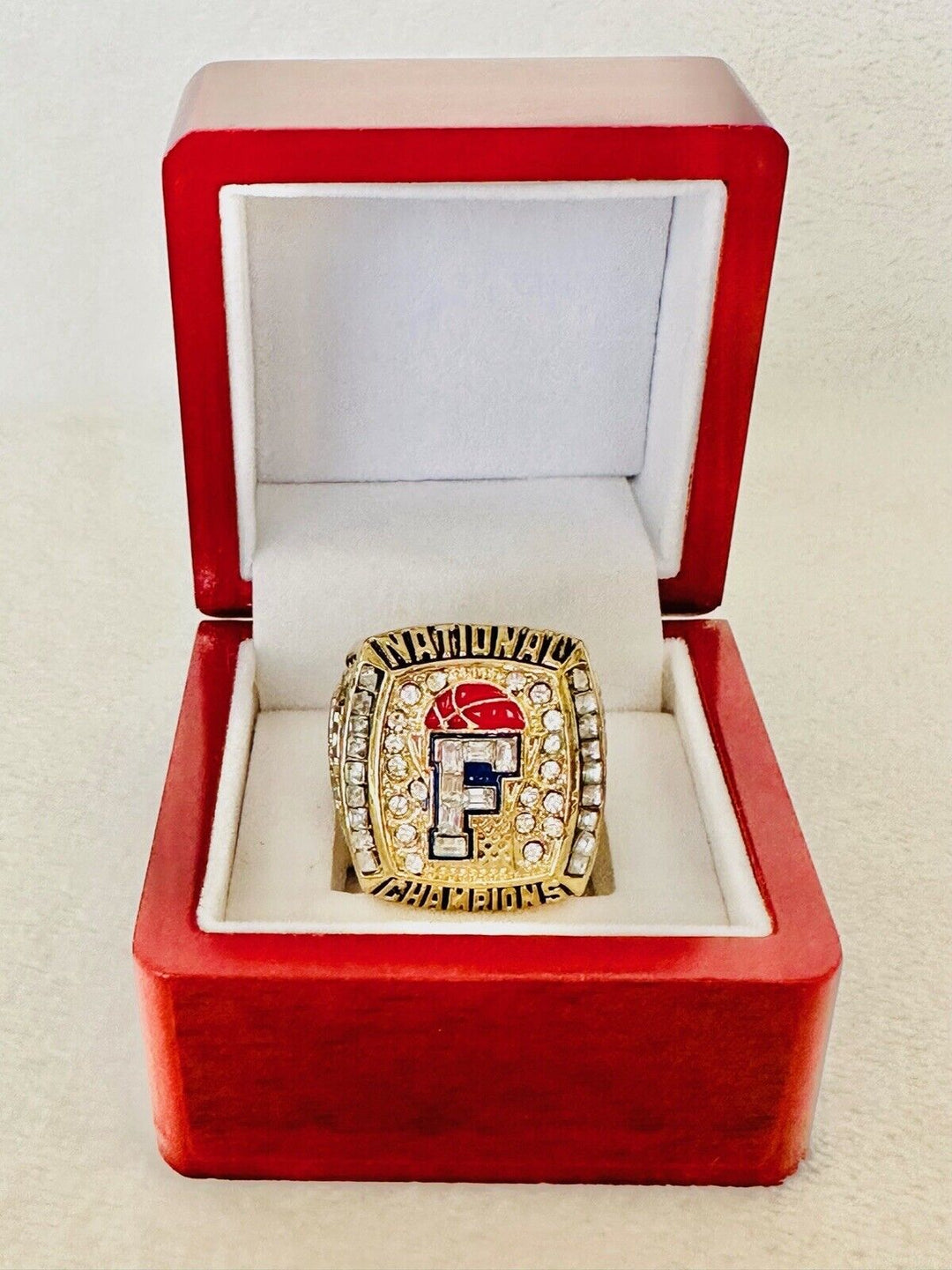 Florida Gators Basketball 2007 Championship Ring W Box, Noah, US SHIPPER - EB Sports Champion's Cache