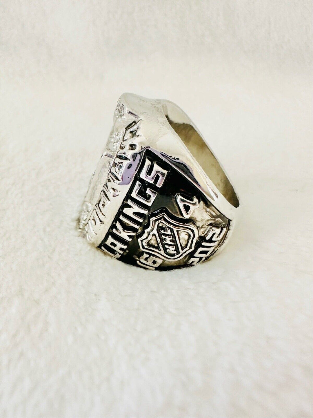 2012 LA Kings Stanley Cup Championship Ring Replica W Box,  SHIP - EB Sports Champion's Cache