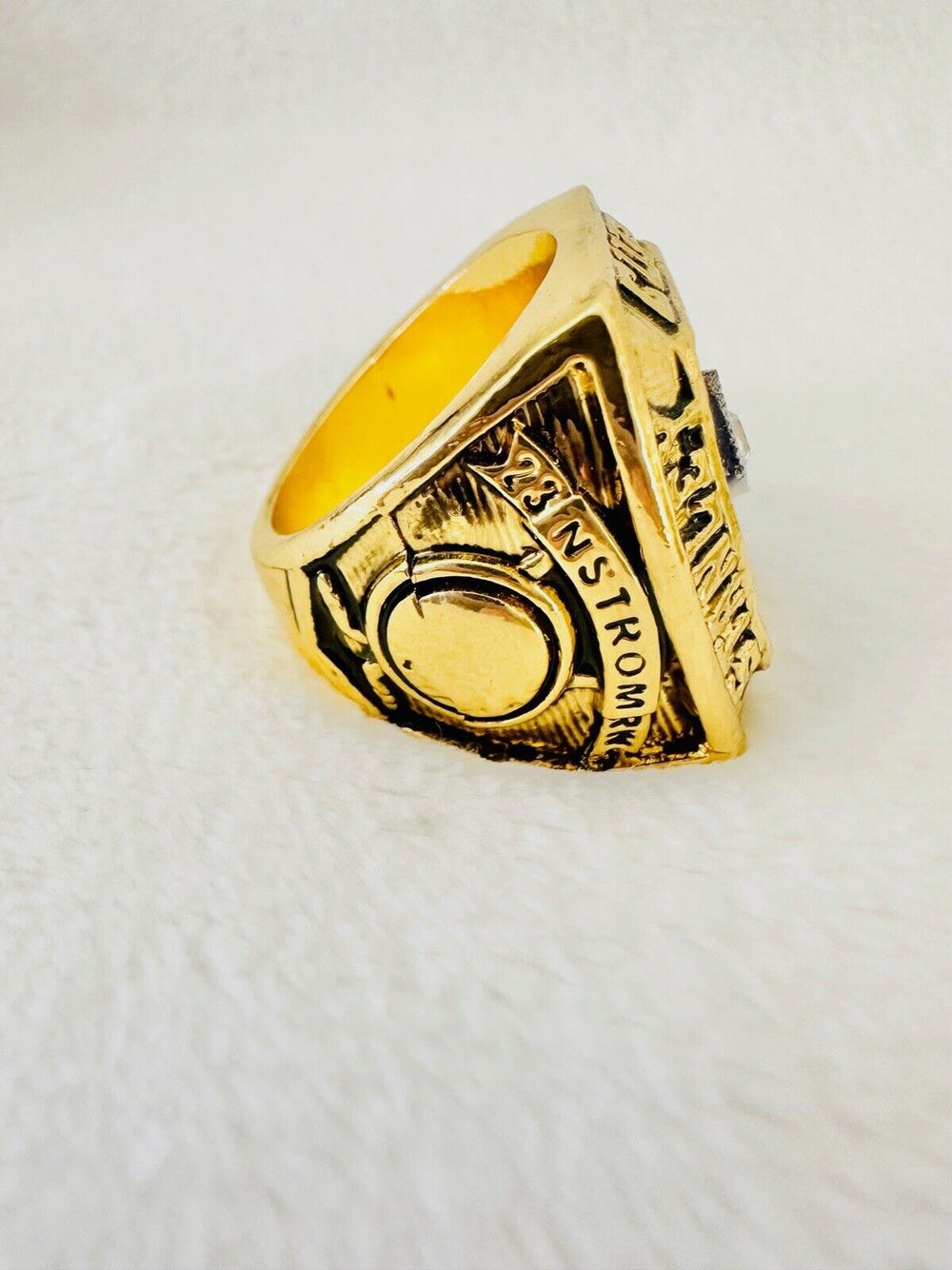 1980 New York Islanders Stanley Cup Championship Ring,  SHIP - EB Sports Champion's Cache