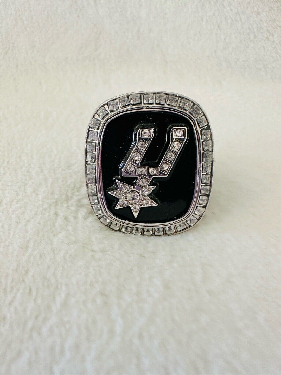 1999 NBA San Antonio Spurs World Championship Replica Ring,  SHIP - EB Sports Champion's Cache