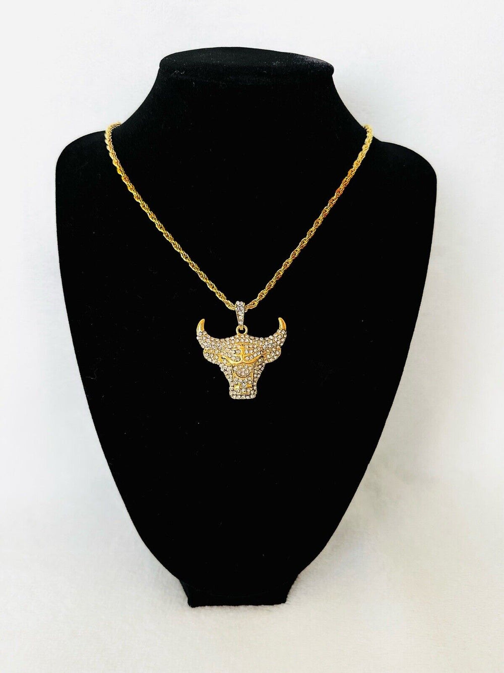 Gold Chicago Bulls Necklace Basketball Michael Jordan NBA Pendant Chain, US SHIP - EB Sports Champion's Cache