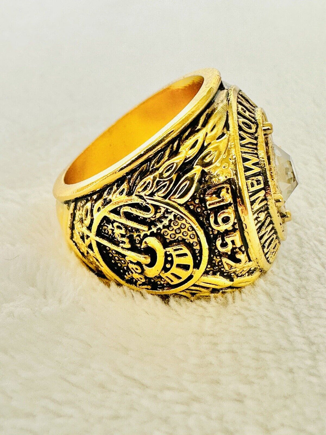 1952 NEW YORK Yankees World Series Champions Replica Ring W Box,  SHIP - EB Sports Champion's Cache