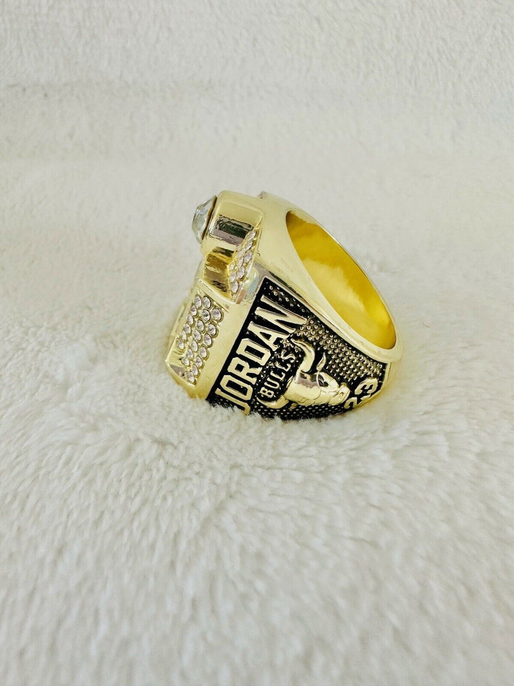 1998 Chicago Bulls Basketball Championship Ring W Box,  SHIP, JORDAN - EB Sports Champion's Cache