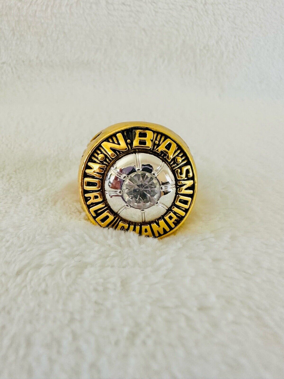 1972 Los Angeles Lakers NBA Championship Replica Ring,  SHIP - EB Sports Champion's Cache