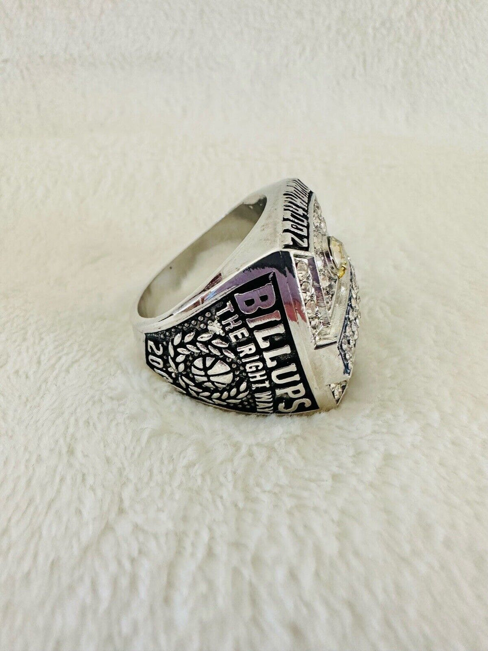 2004 Detroit Pistons Championship Replica Ring,  SHIP - EB Sports Champion's Cache