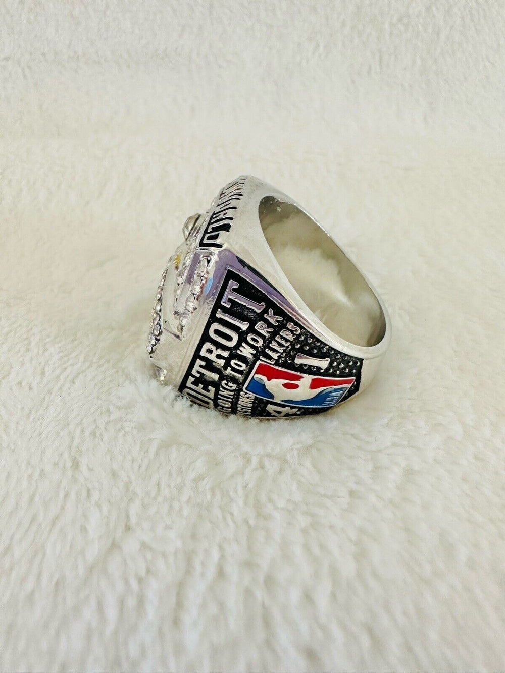 2004 Detroit Pistons Championship Replica Ring W Box,  SHIP - EB Sports Champion's Cache