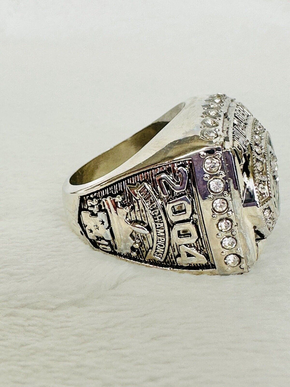 Philadelphia Eagles 2004 NFC Championship Ring, USA Seller - EB Sports Champion's Cache