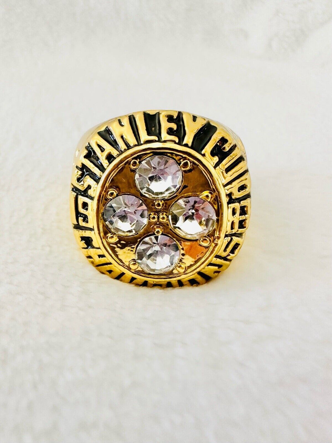 1983 New York Islanders Stanley Cup Championship Ring,  SHIP - EB Sports Champion's Cache